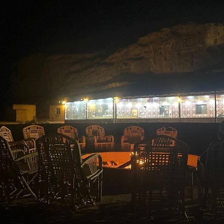 Rum Luxury Camp Wadi Rum Eksteriør billede