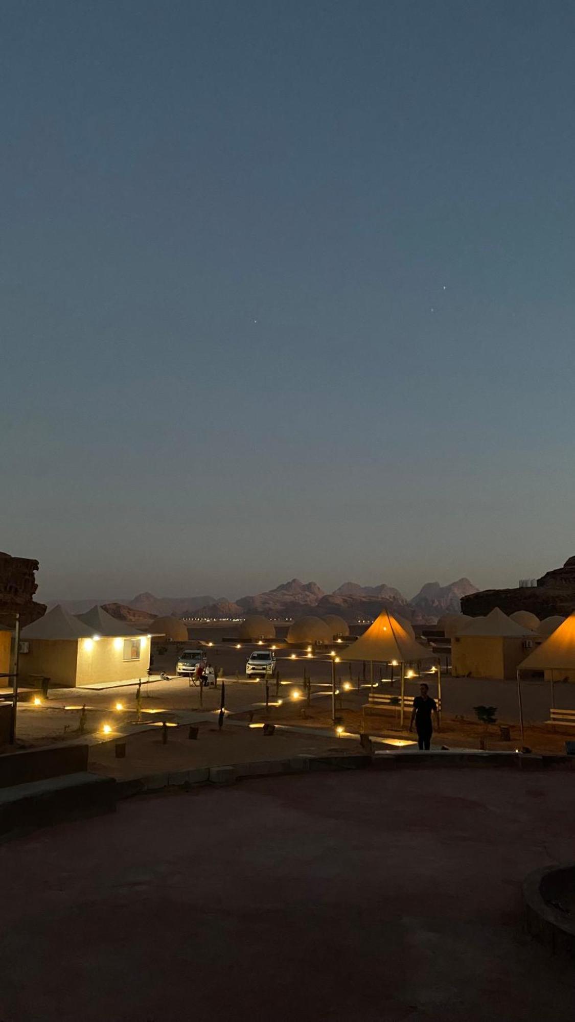 Rum Luxury Camp Wadi Rum Eksteriør billede