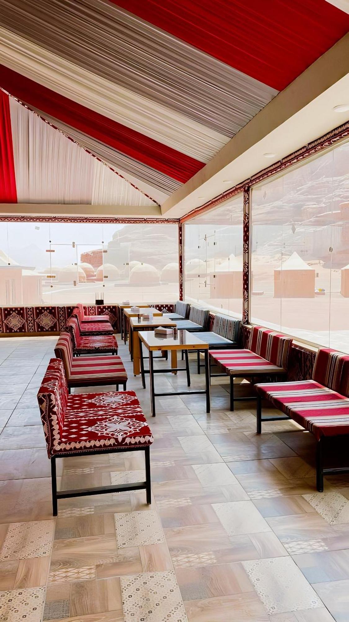 Rum Luxury Camp Wadi Rum Eksteriør billede
