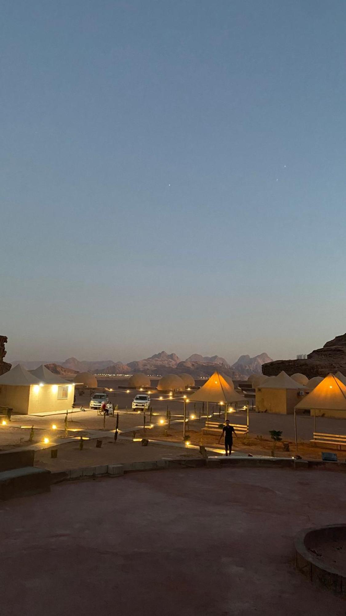 Rum Luxury Camp Wadi Rum Eksteriør billede