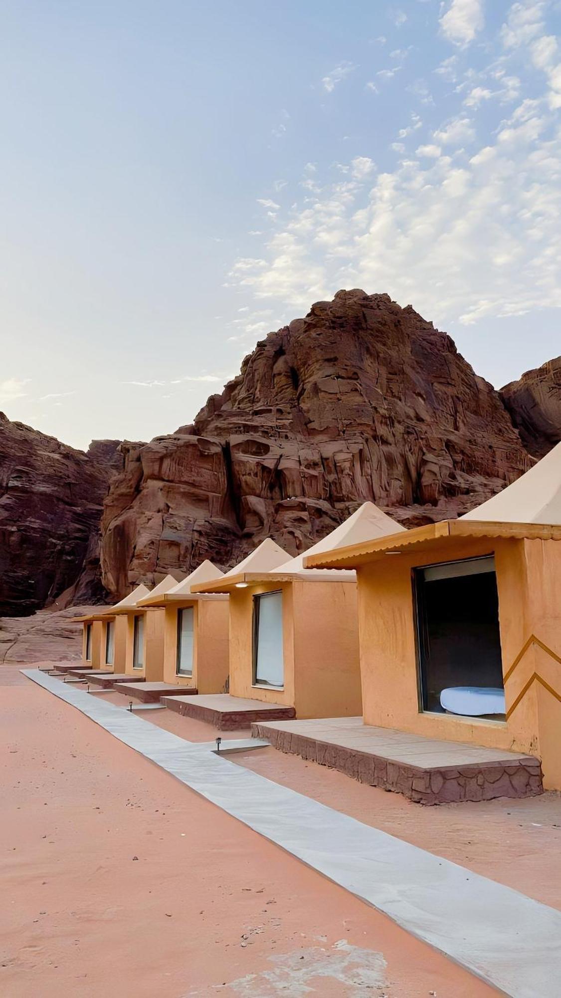 Rum Luxury Camp Wadi Rum Eksteriør billede