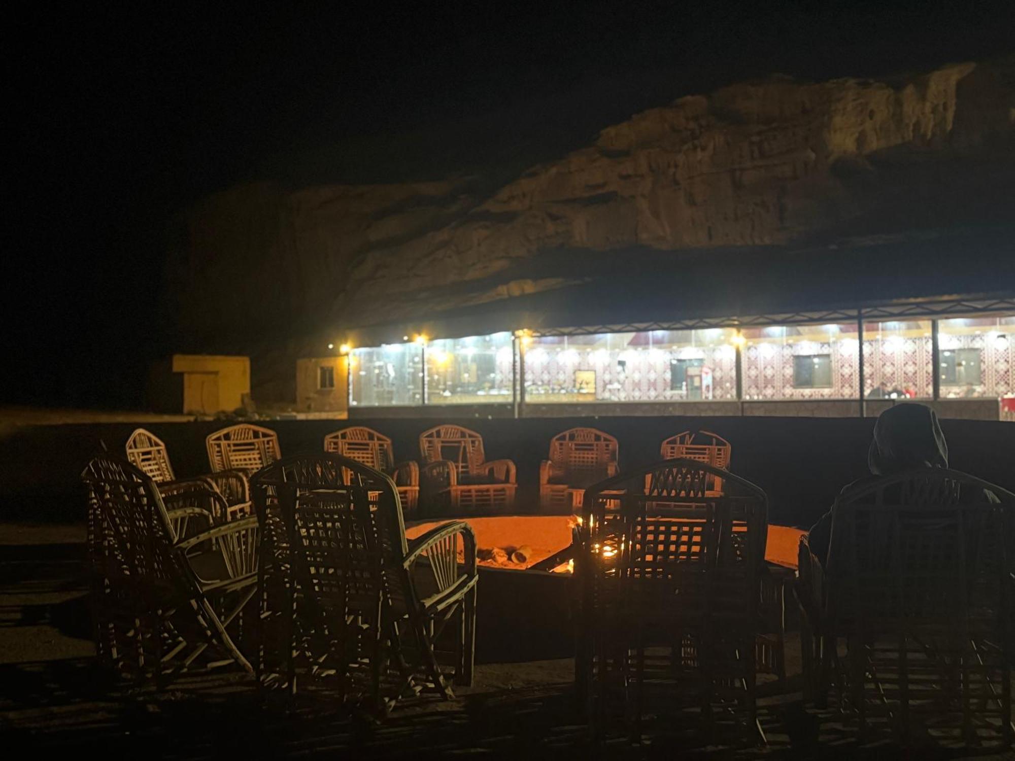 Rum Luxury Camp Wadi Rum Eksteriør billede