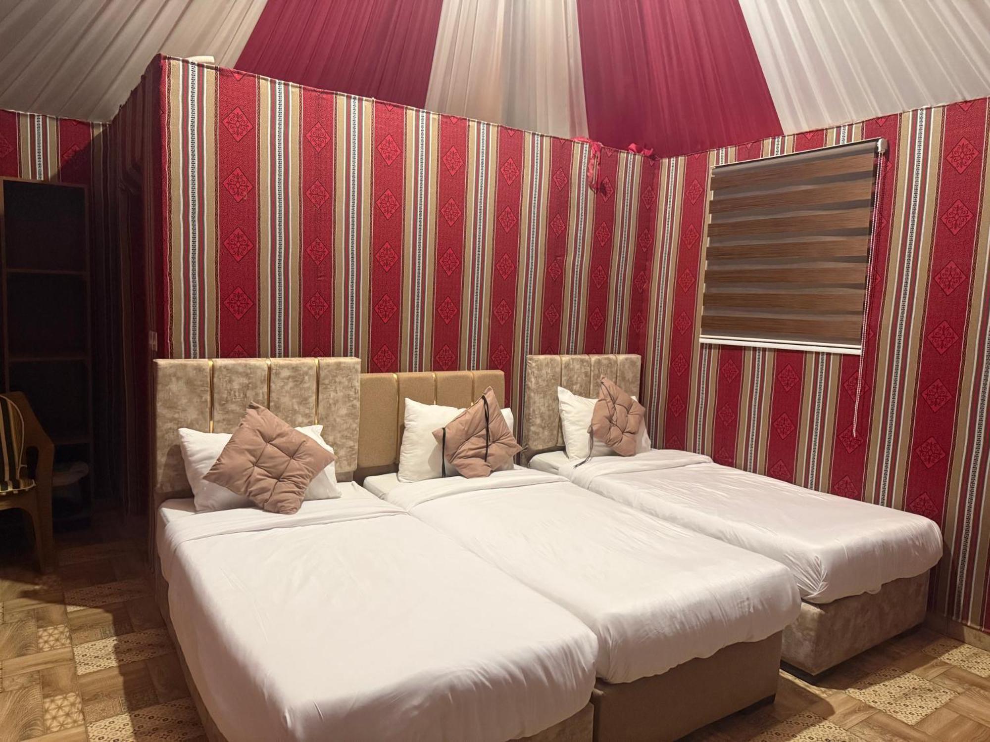 Rum Luxury Camp Wadi Rum Eksteriør billede