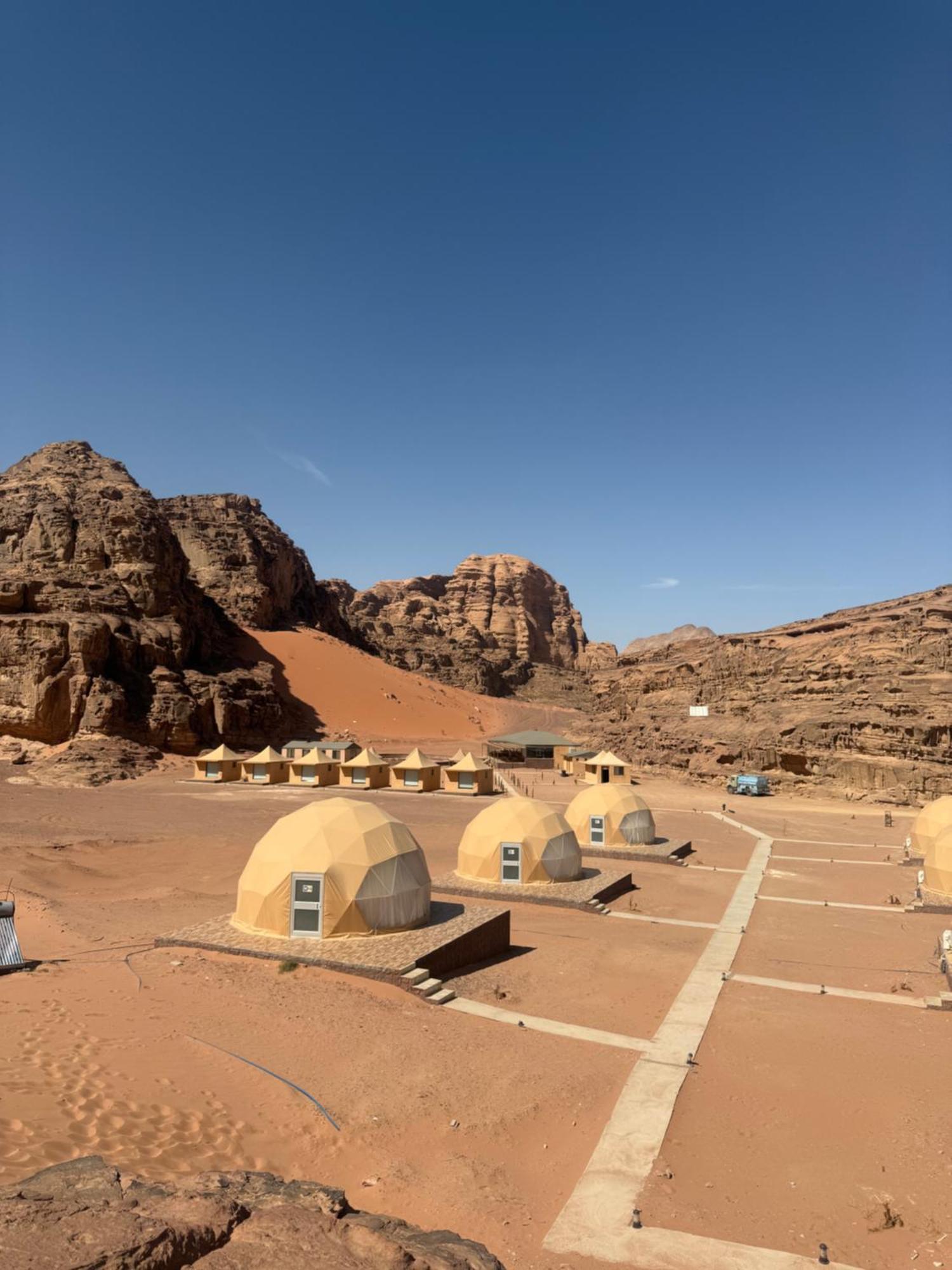 Rum Luxury Camp Wadi Rum Eksteriør billede