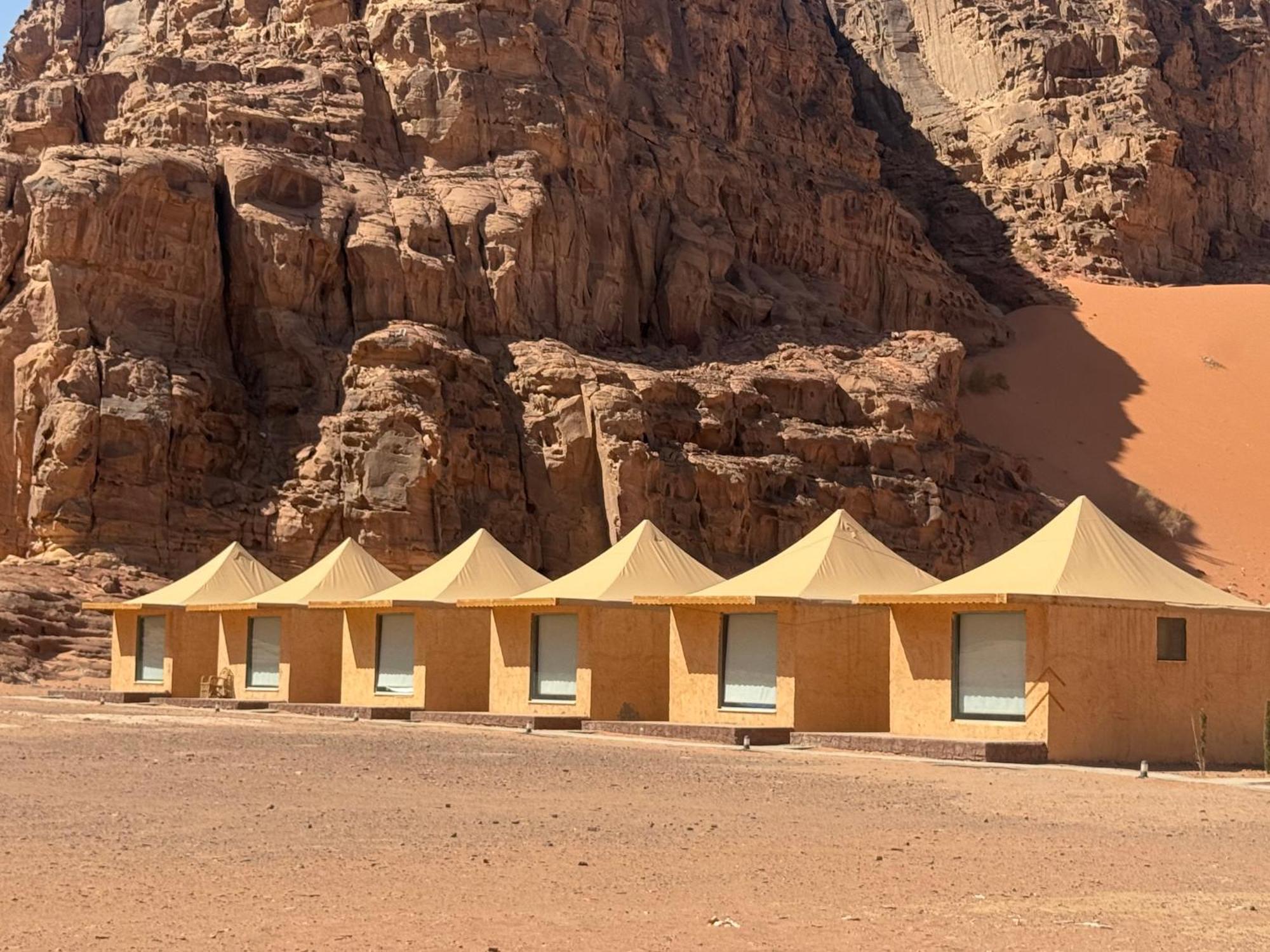 Rum Luxury Camp Wadi Rum Eksteriør billede